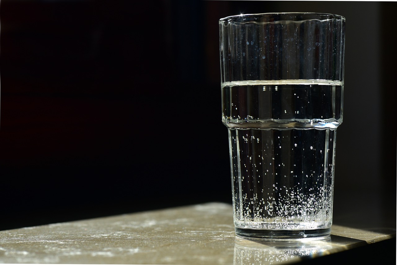 Telo musíte hydratovať nielen zvonku ale aj zvnútra